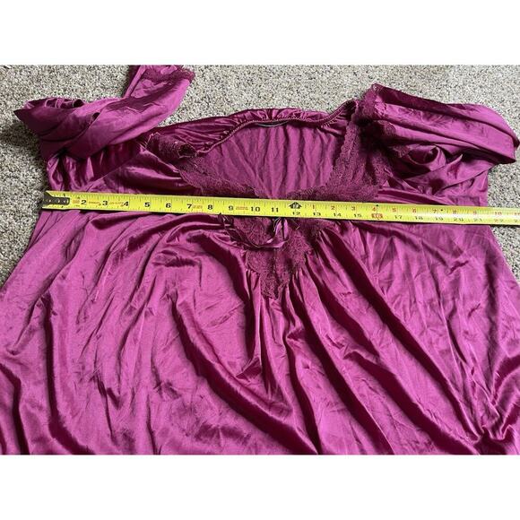 Vintage Miss Elaine Nightgown Silky Burgundy Soft Nylon Lace Made USA Sz Small - Picture 7 of 7